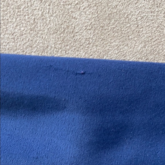 Gap Rash Guard - Picture 4 of 4